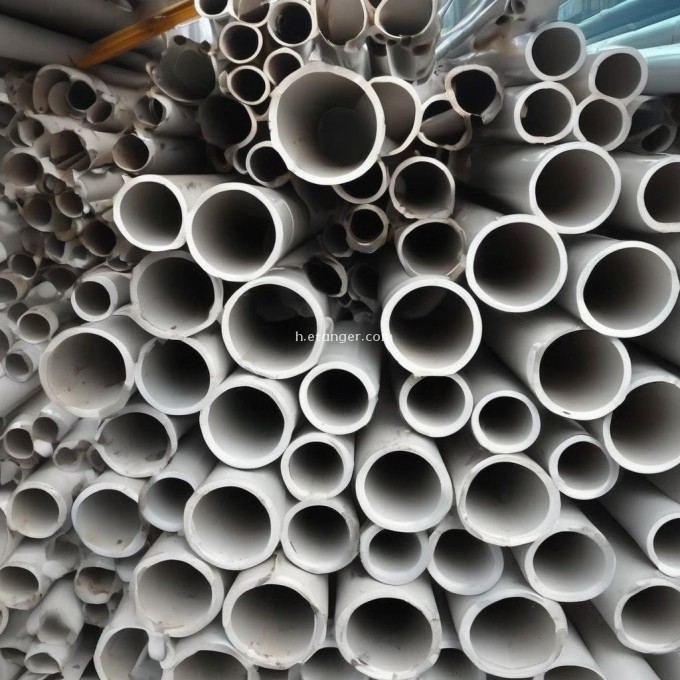 旧PVC管道是用什么材料做的？它们通常是由聚氯乙烯制成的吗？